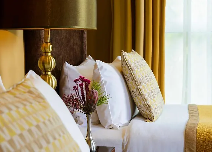 Lake Lodge Guesthouse 4*