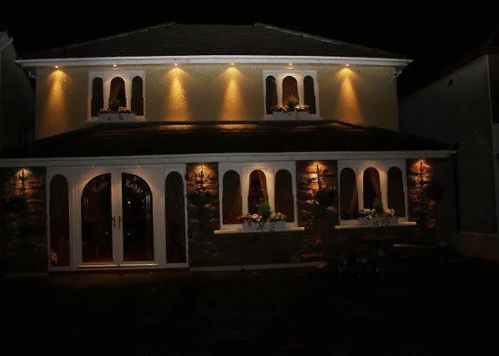 Lake Lodge Guesthouse 4*